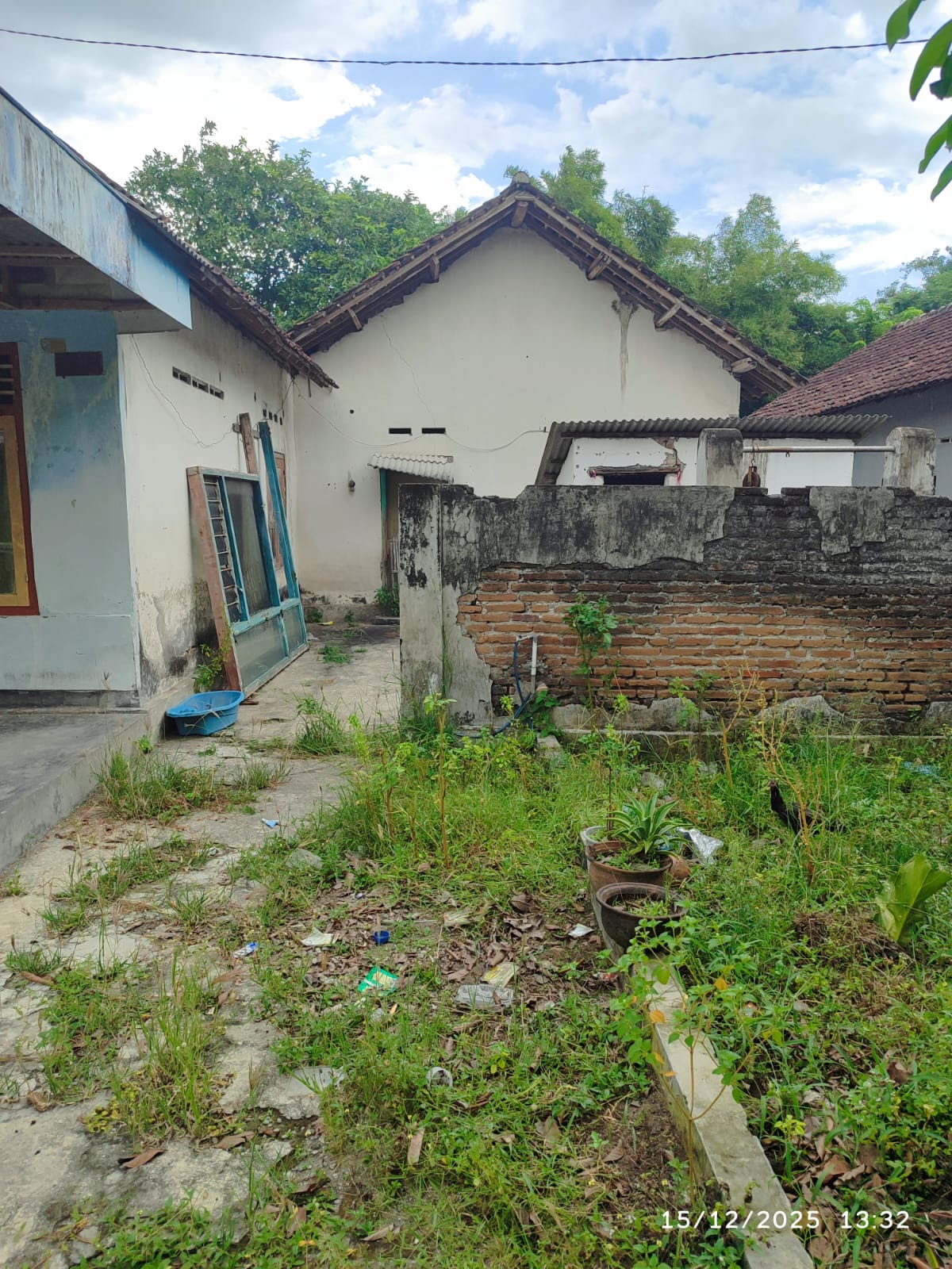 TANAH DAN BANGUNAN
